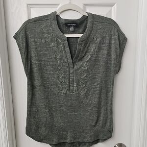 Cable & Gauge Women's Olive Embroidered Blouse